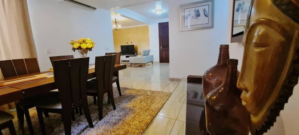Bertha'S Court D-Plus Apartments Dzorwulu Ngoại thất bức ảnh