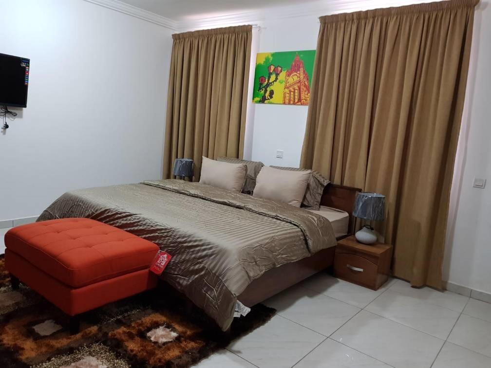 Bertha'S Court D-Plus Apartments Dzorwulu Ngoại thất bức ảnh