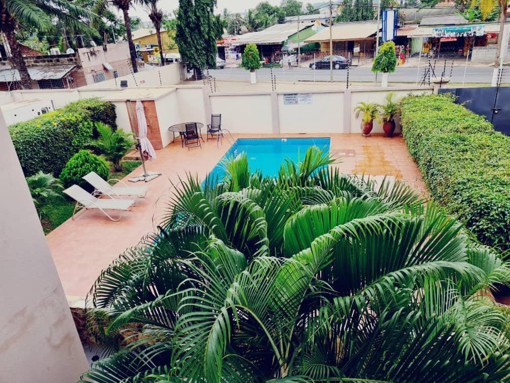 Bertha'S Court D-Plus Apartments Dzorwulu Ngoại thất bức ảnh
