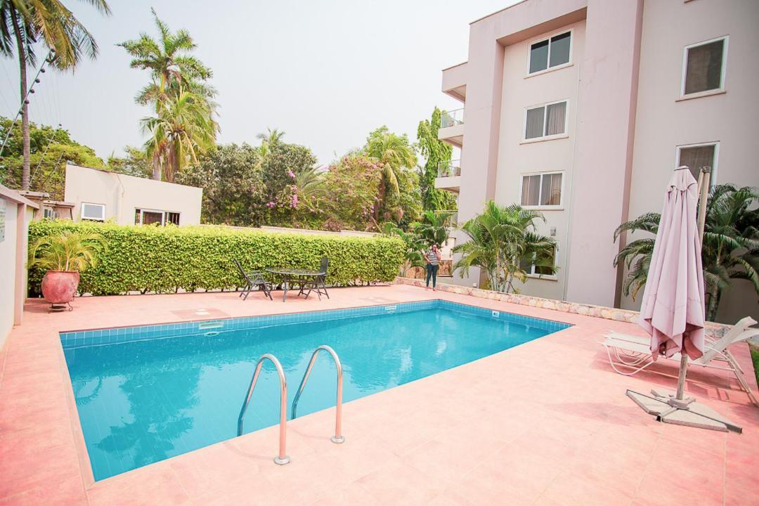 Bertha'S Court D-Plus Apartments Dzorwulu Ngoại thất bức ảnh