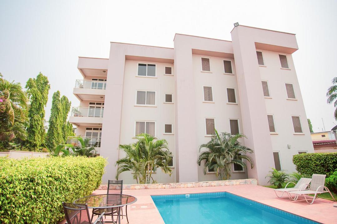 Bertha'S Court D-Plus Apartments Dzorwulu Ngoại thất bức ảnh