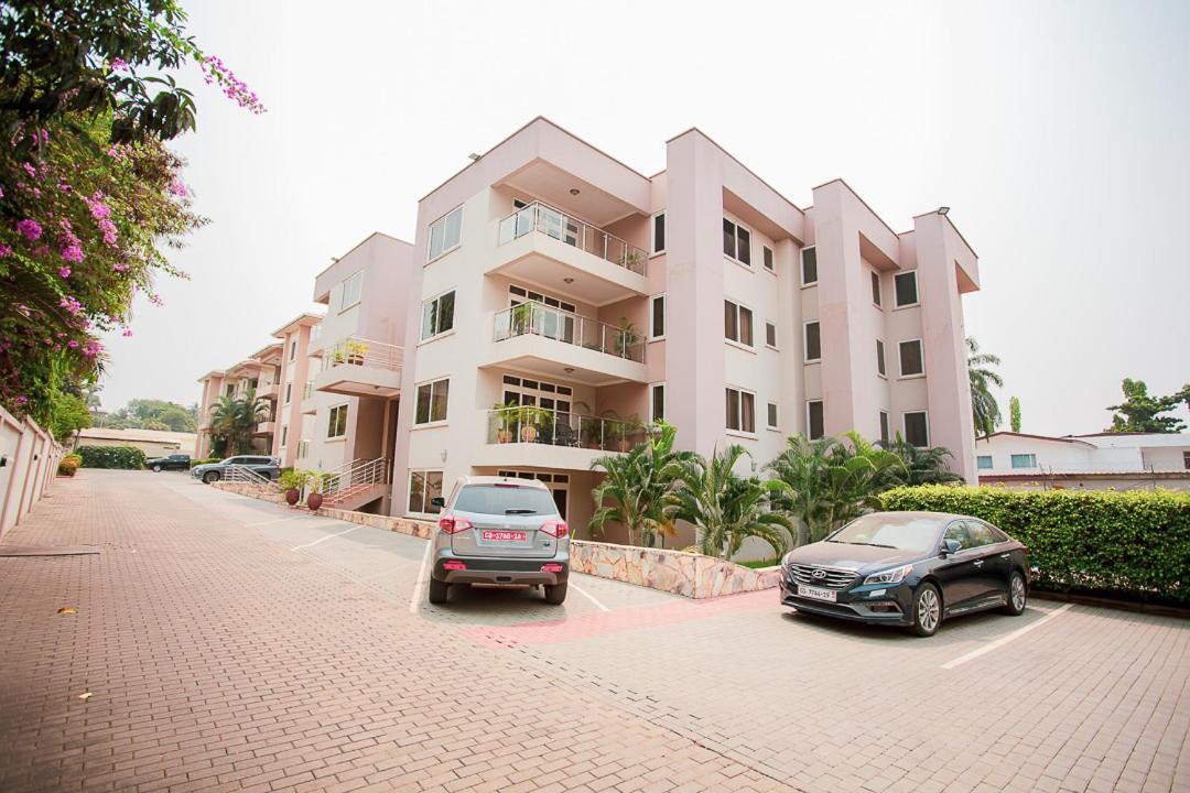 Bertha'S Court D-Plus Apartments Dzorwulu Ngoại thất bức ảnh