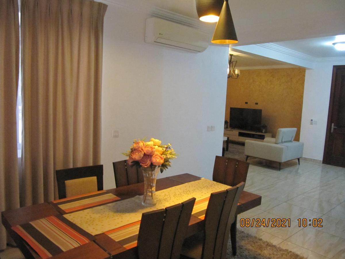 Bertha'S Court D-Plus Apartments Dzorwulu Ngoại thất bức ảnh