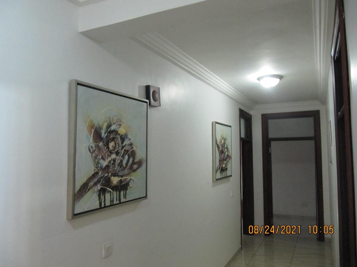 Bertha'S Court D-Plus Apartments Dzorwulu Ngoại thất bức ảnh