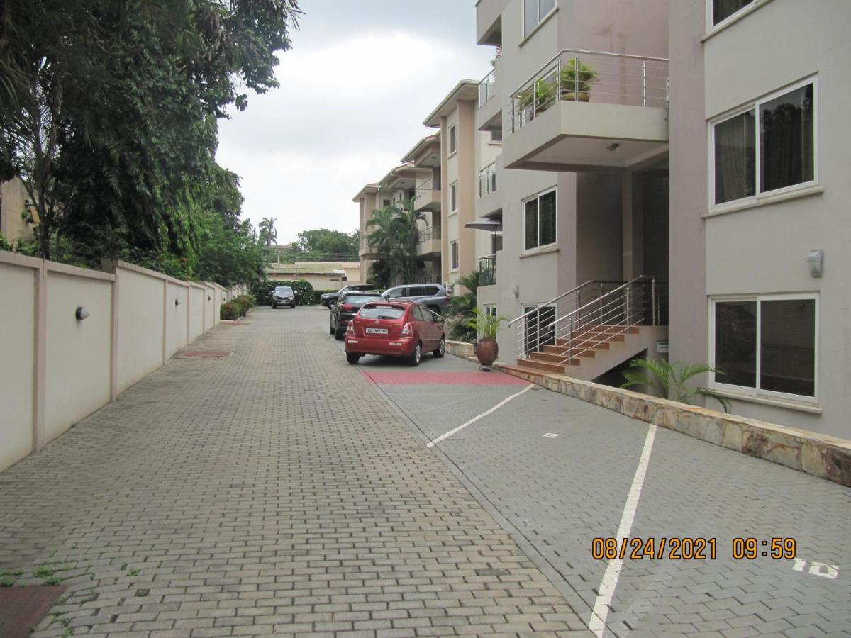 Bertha'S Court D-Plus Apartments Dzorwulu Ngoại thất bức ảnh