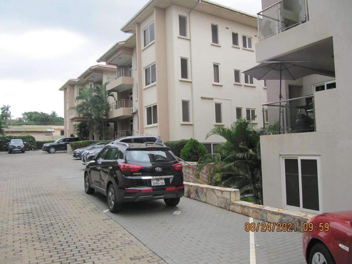 Bertha'S Court D-Plus Apartments Dzorwulu Ngoại thất bức ảnh