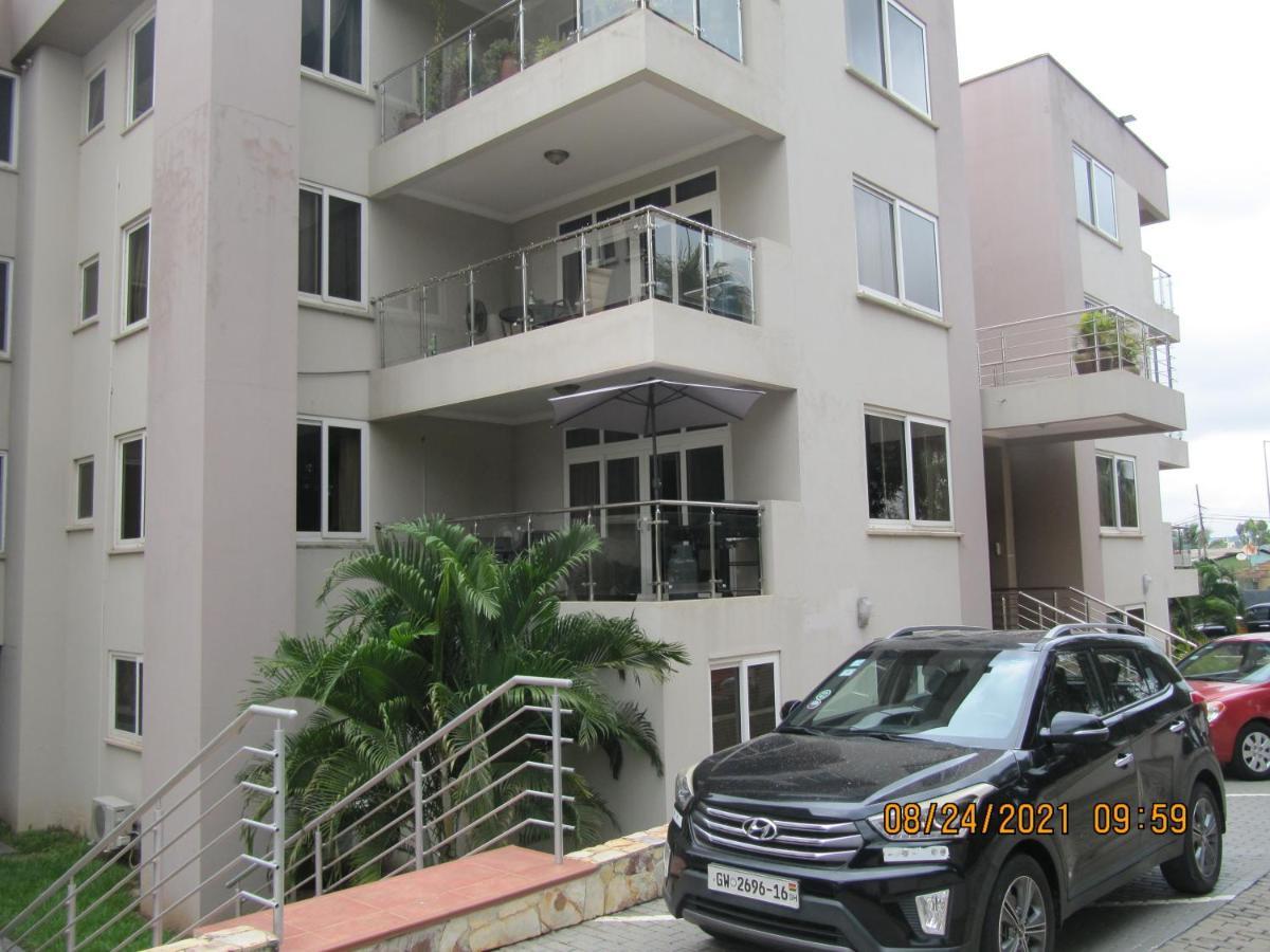 Bertha'S Court D-Plus Apartments Dzorwulu Ngoại thất bức ảnh