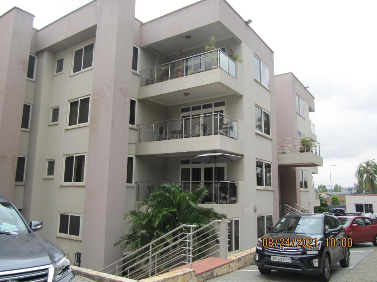 Bertha'S Court D-Plus Apartments Dzorwulu Ngoại thất bức ảnh