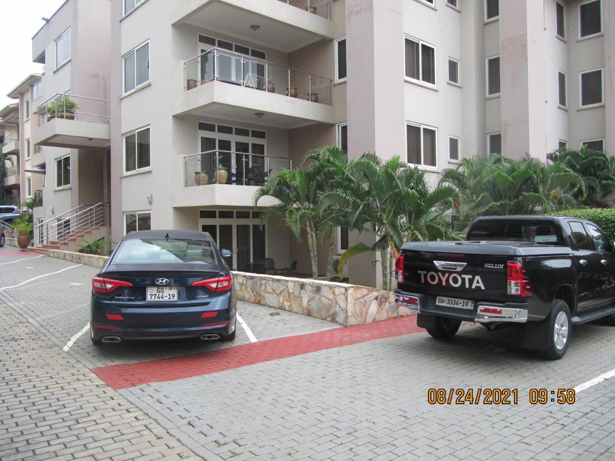 Bertha'S Court D-Plus Apartments Dzorwulu Ngoại thất bức ảnh