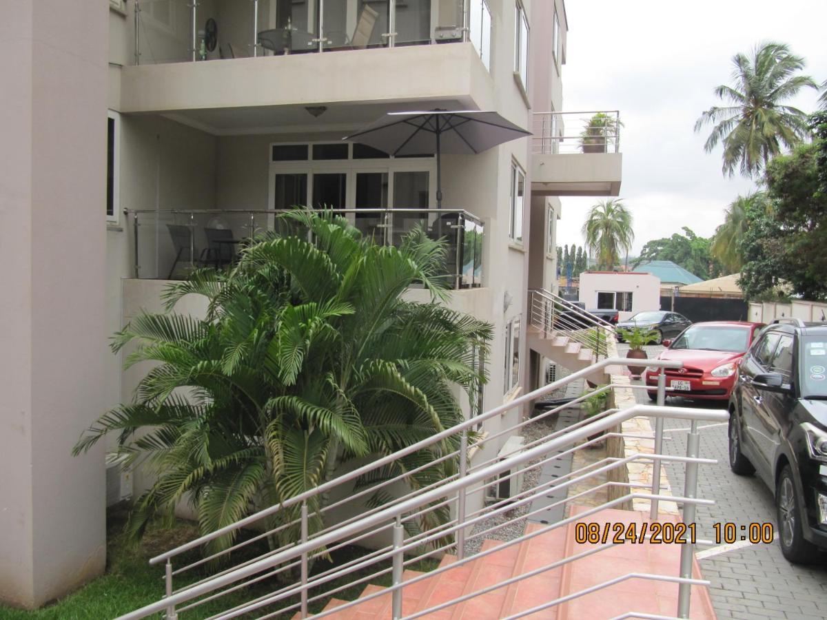 Bertha'S Court D-Plus Apartments Dzorwulu Ngoại thất bức ảnh