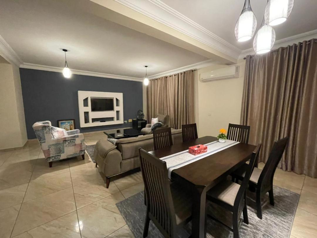 Bertha'S Court D-Plus Apartments Dzorwulu Ngoại thất bức ảnh