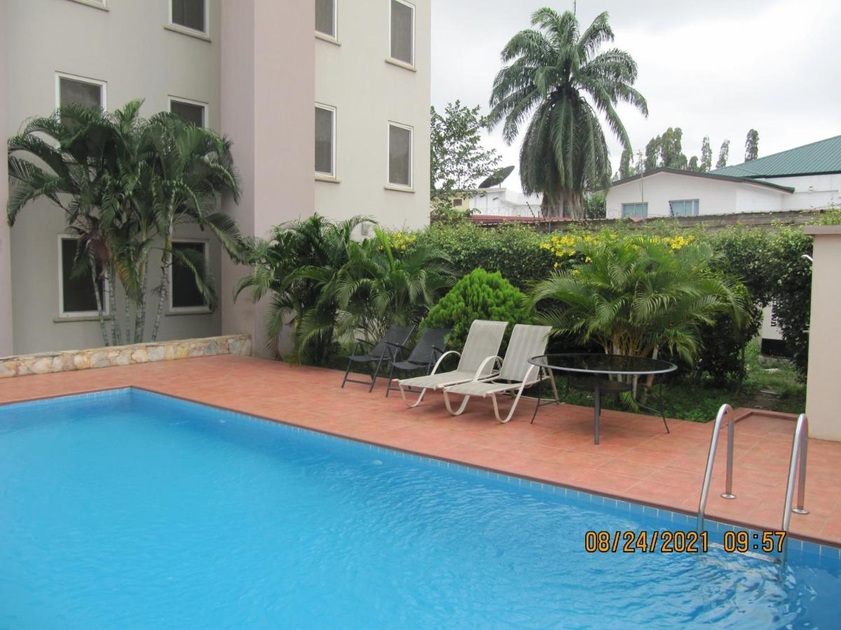 Bertha'S Court D-Plus Apartments Dzorwulu Ngoại thất bức ảnh