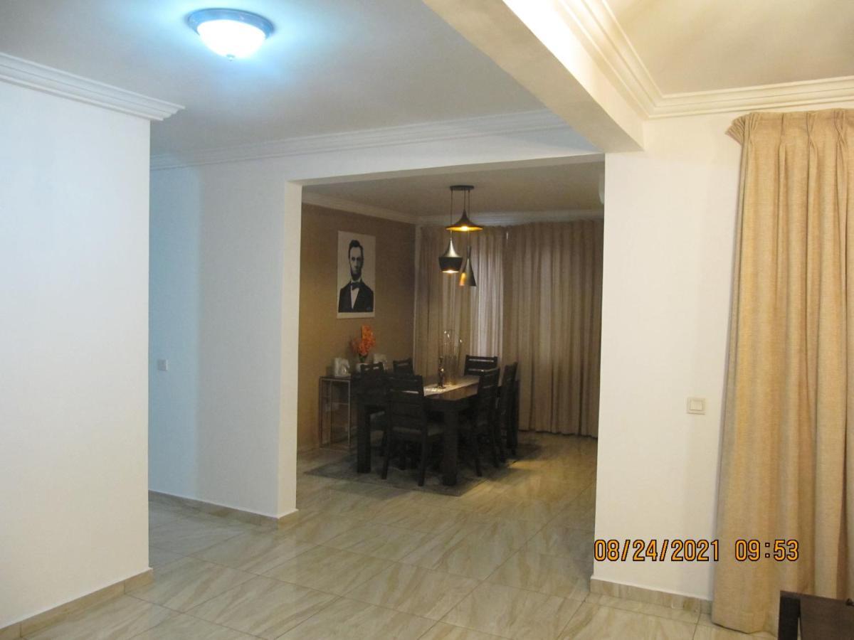 Bertha'S Court D-Plus Apartments Dzorwulu Ngoại thất bức ảnh