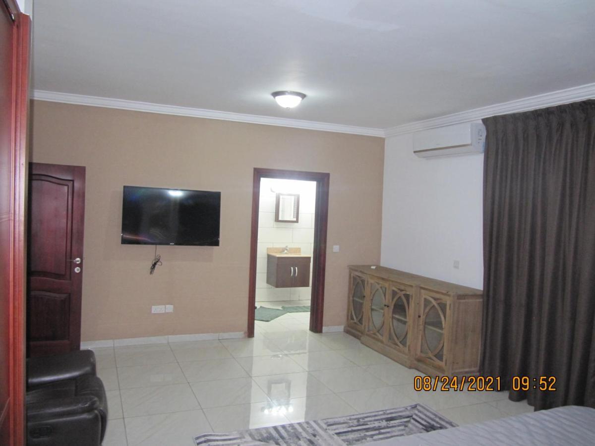 Bertha'S Court D-Plus Apartments Dzorwulu Ngoại thất bức ảnh